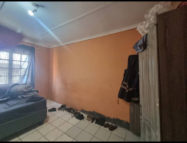 7 BEDROOM HOUSE FOR SALE IN NGWELEZANA